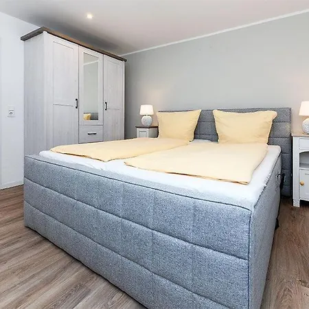 Haus Baumkrone Gross Holum