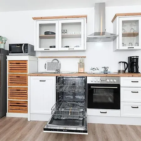 Haus Baumkrone * Gross Holum