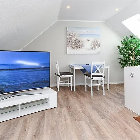 Haus Baumkrone * Gross Holum